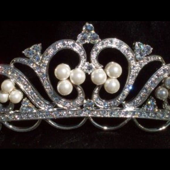 Pave Rhinestone & Pearl Tiara main image 4